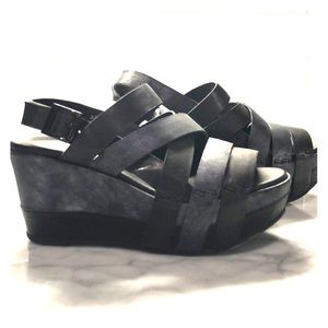 Antelope strappy wedge